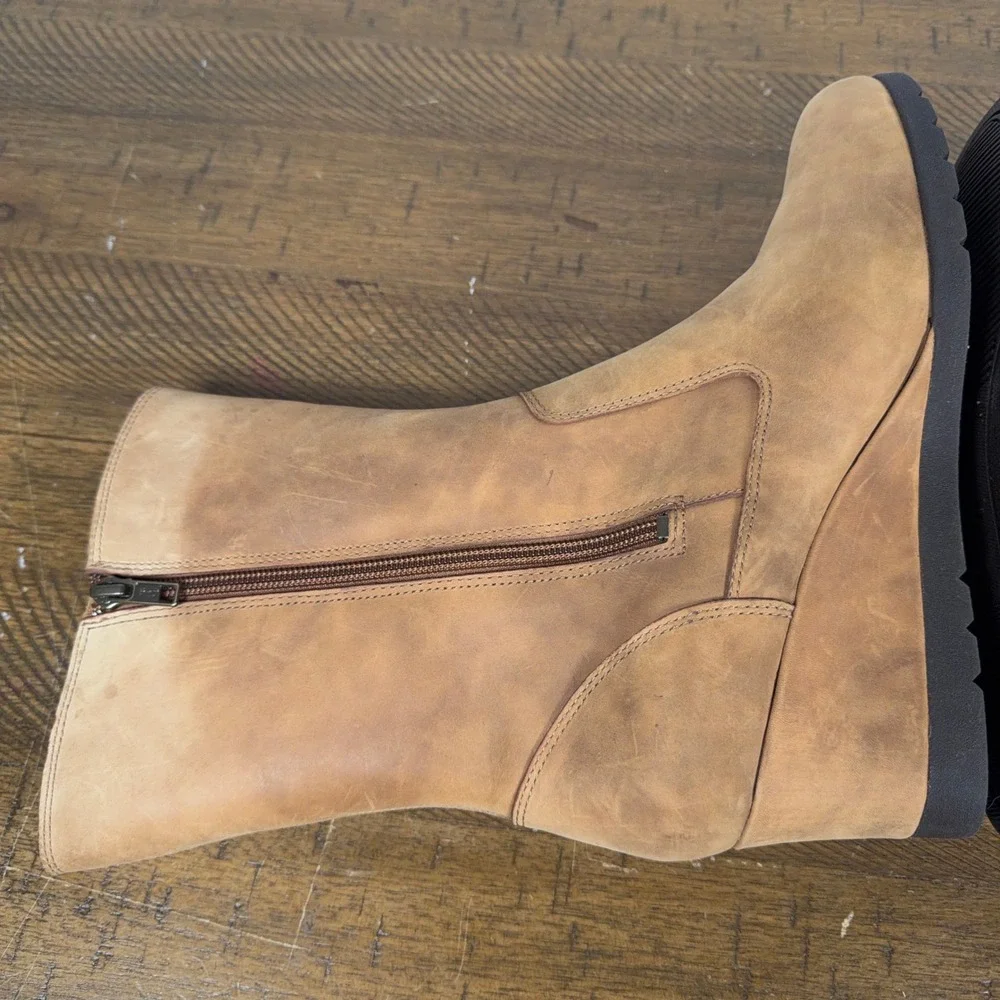 UGG Boots Womens 10 Tan Leather Joely Wedge Shearling Winter Waterproof Y2K